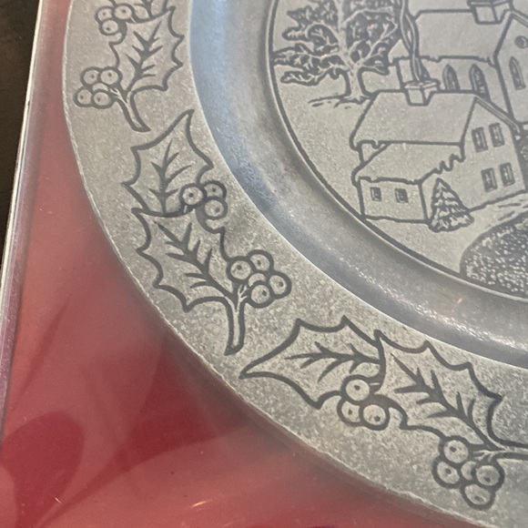 Wilton Armetale Brand Holiday Plate - NIB - Picture 3 of 6